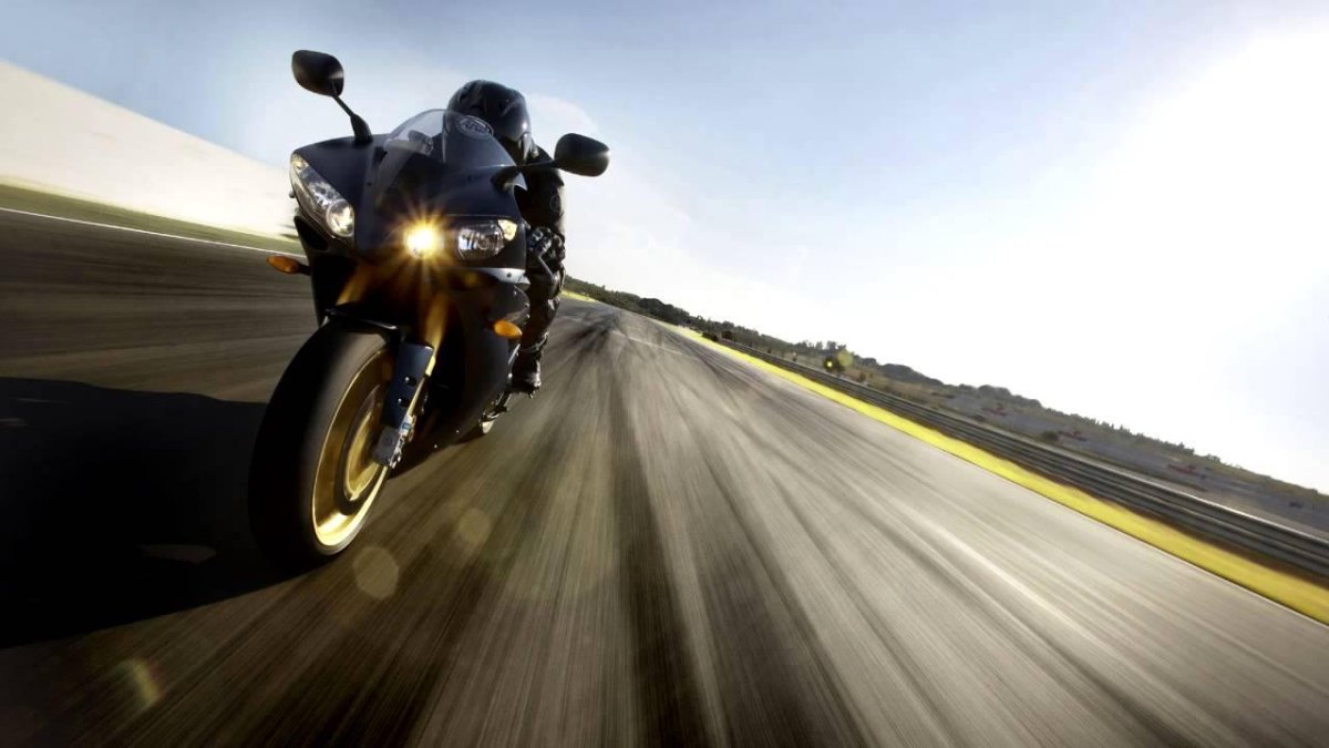 Yamaha r1