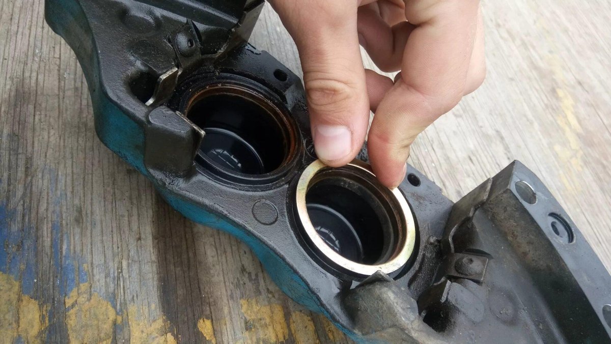 Задние суппорта ucf30