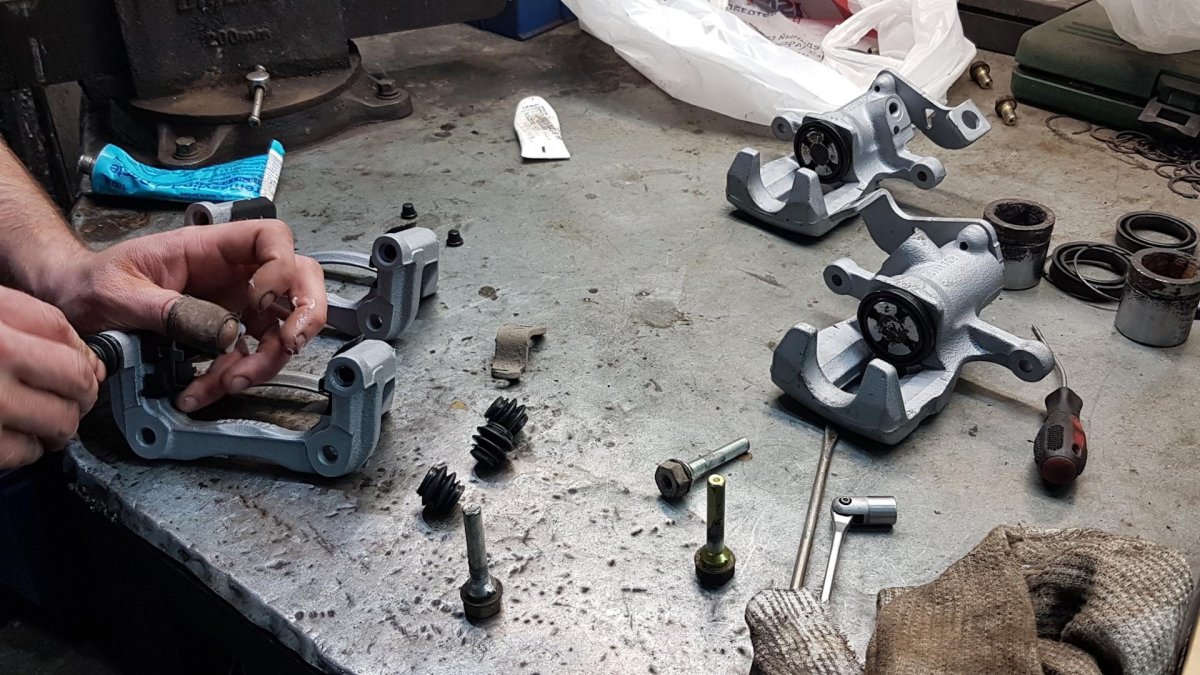 Переборка заднего суппорта Киа Рио 3