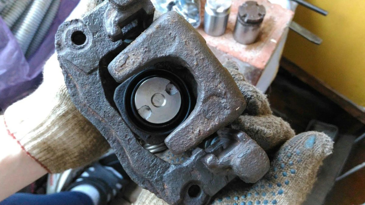 Задний суппорт Киа Церато 3