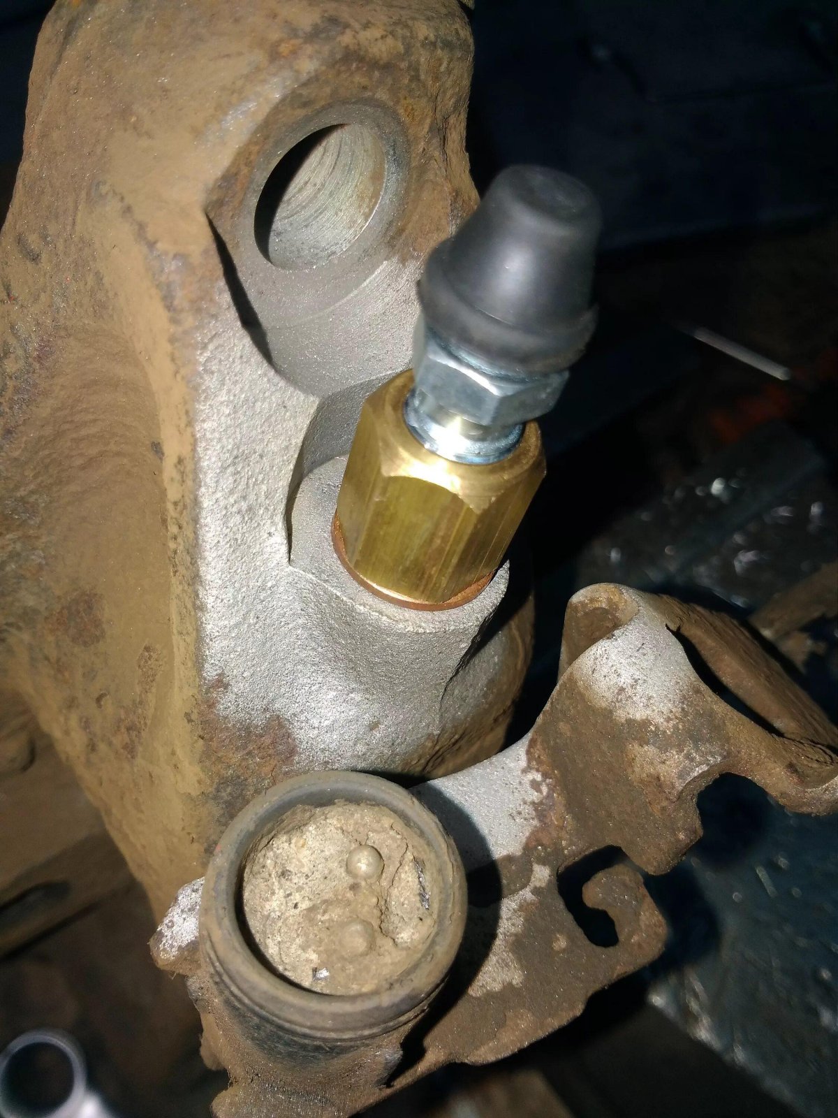 Штуцер тормозной прокачной ремонтный