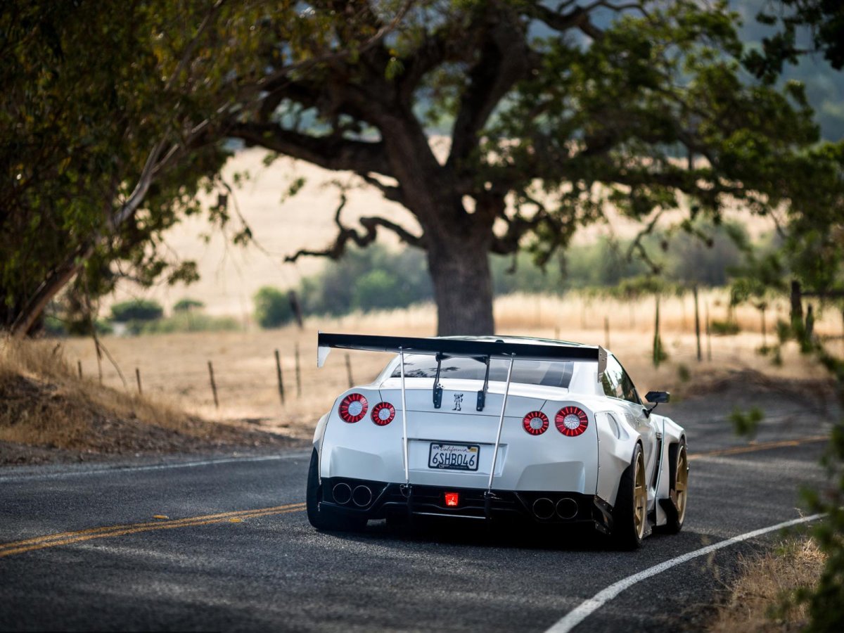 Ниссан ГТР 35