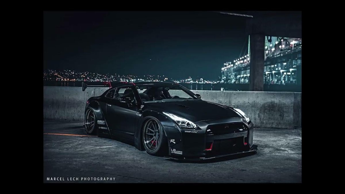 Nissan GTR r35 Black Tuning