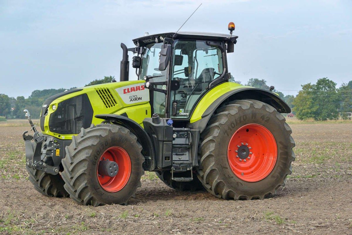 Трактор Axion 950