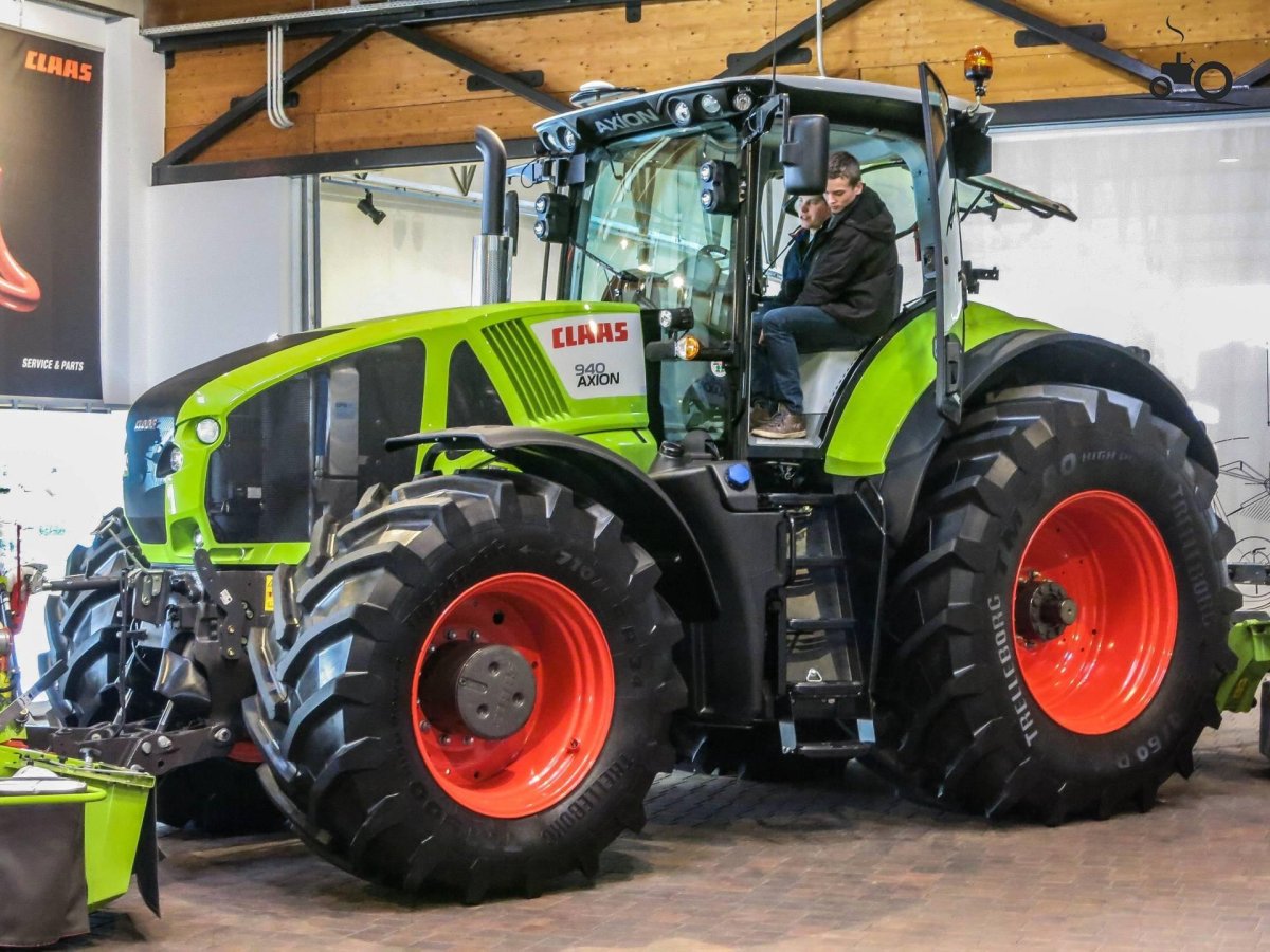 CLAAS Axion 940