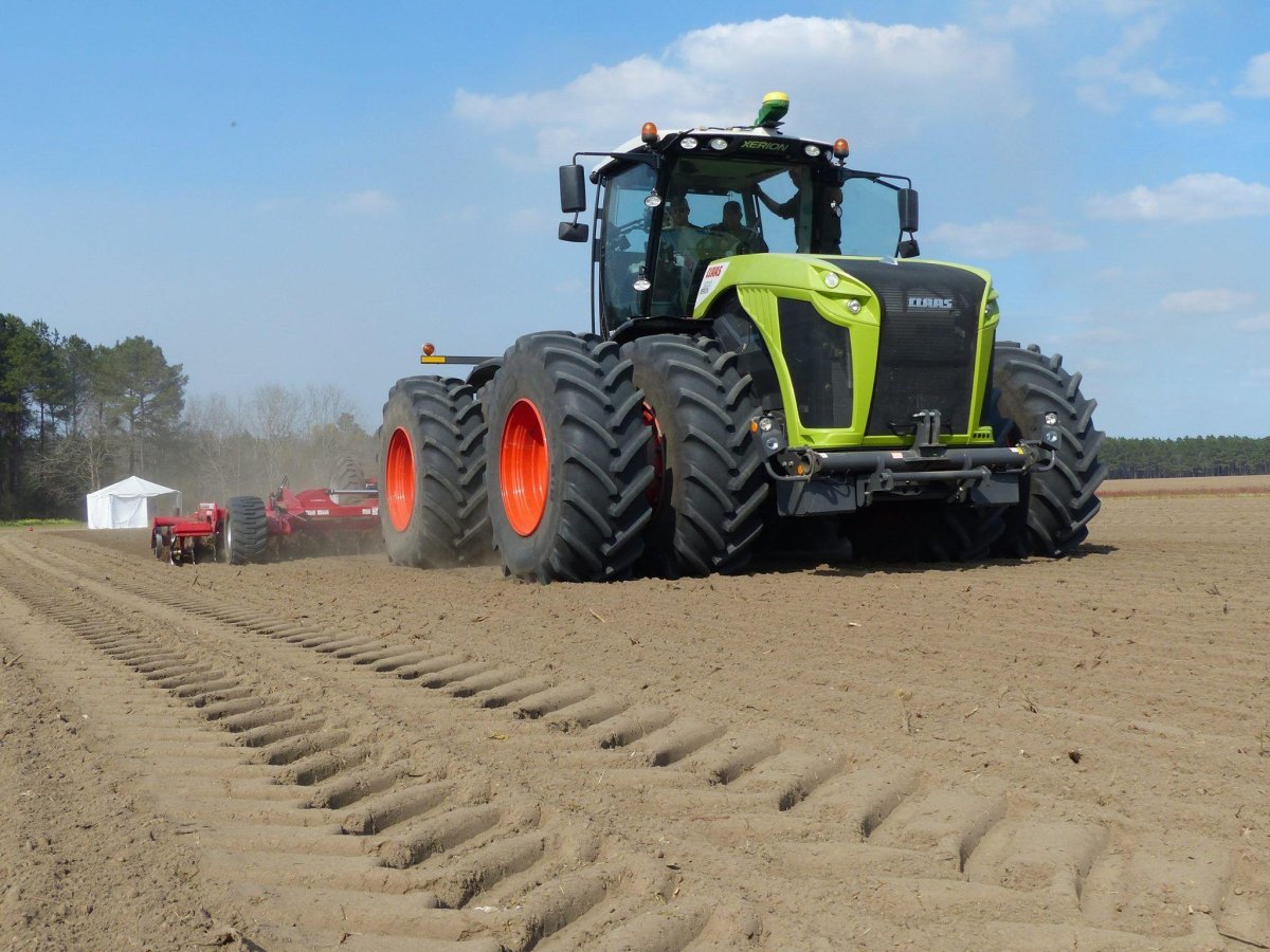 Трактор Ксерион 5000
