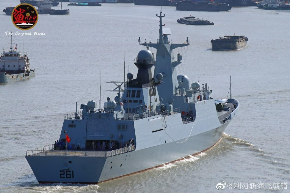 Фрегат Type 054p ВМС Пакистана.