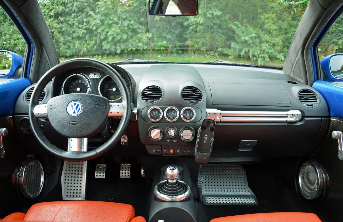 Volkswagen New Beetle 2000 салон