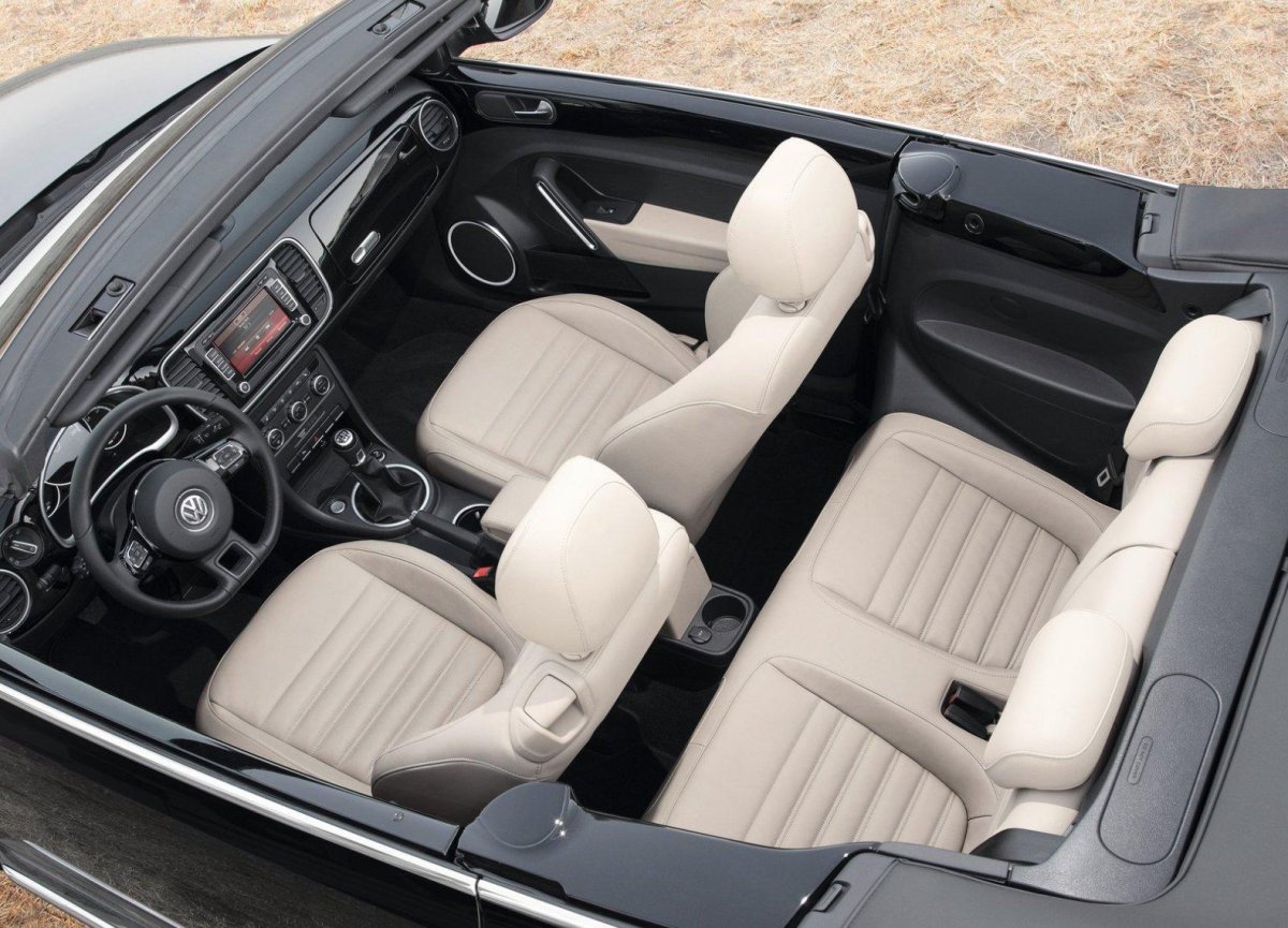 Фольксваген Жук кабриолет салон