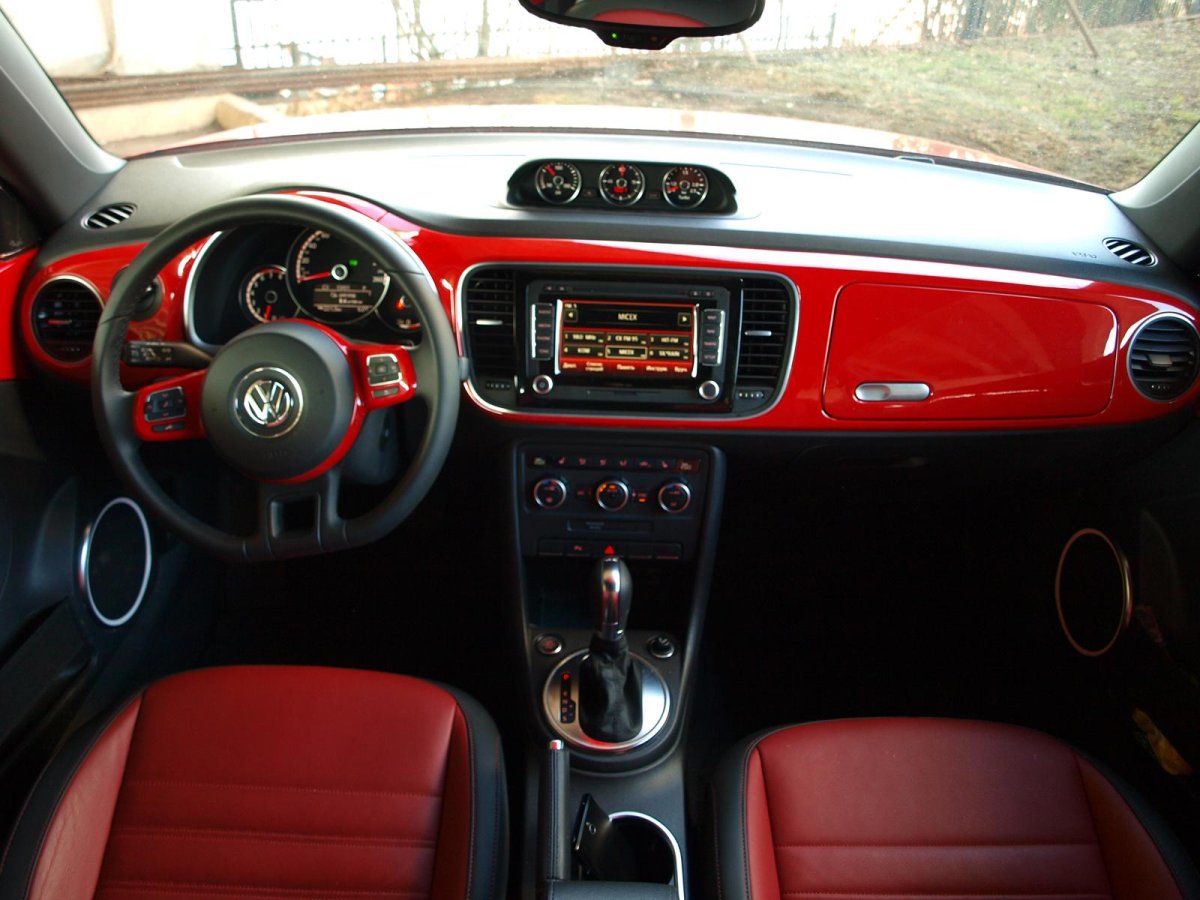 Volkswagen Beetle 2017 салон