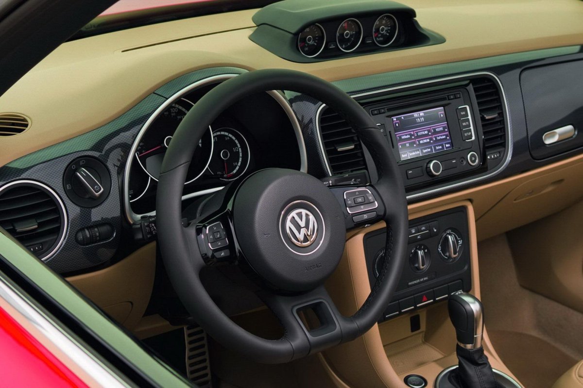 Volkswagen Beetle 2012 салон