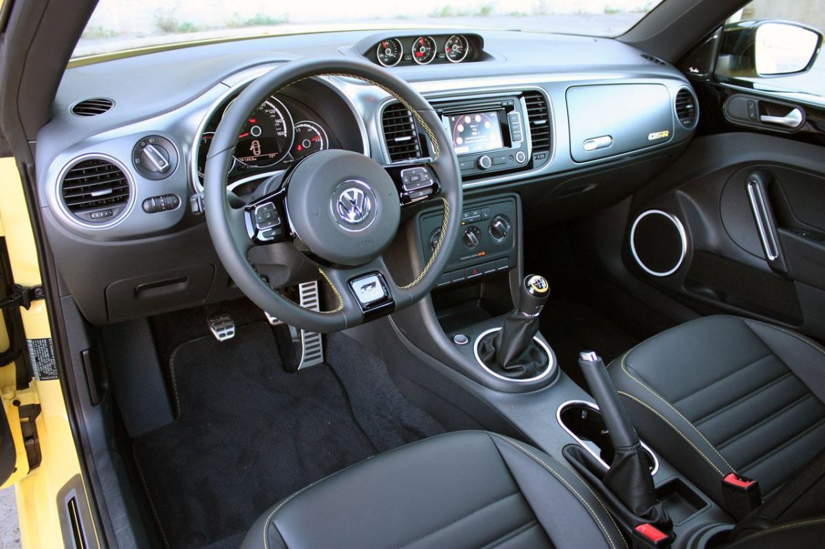 Volkswagen Beetle 2022 салон