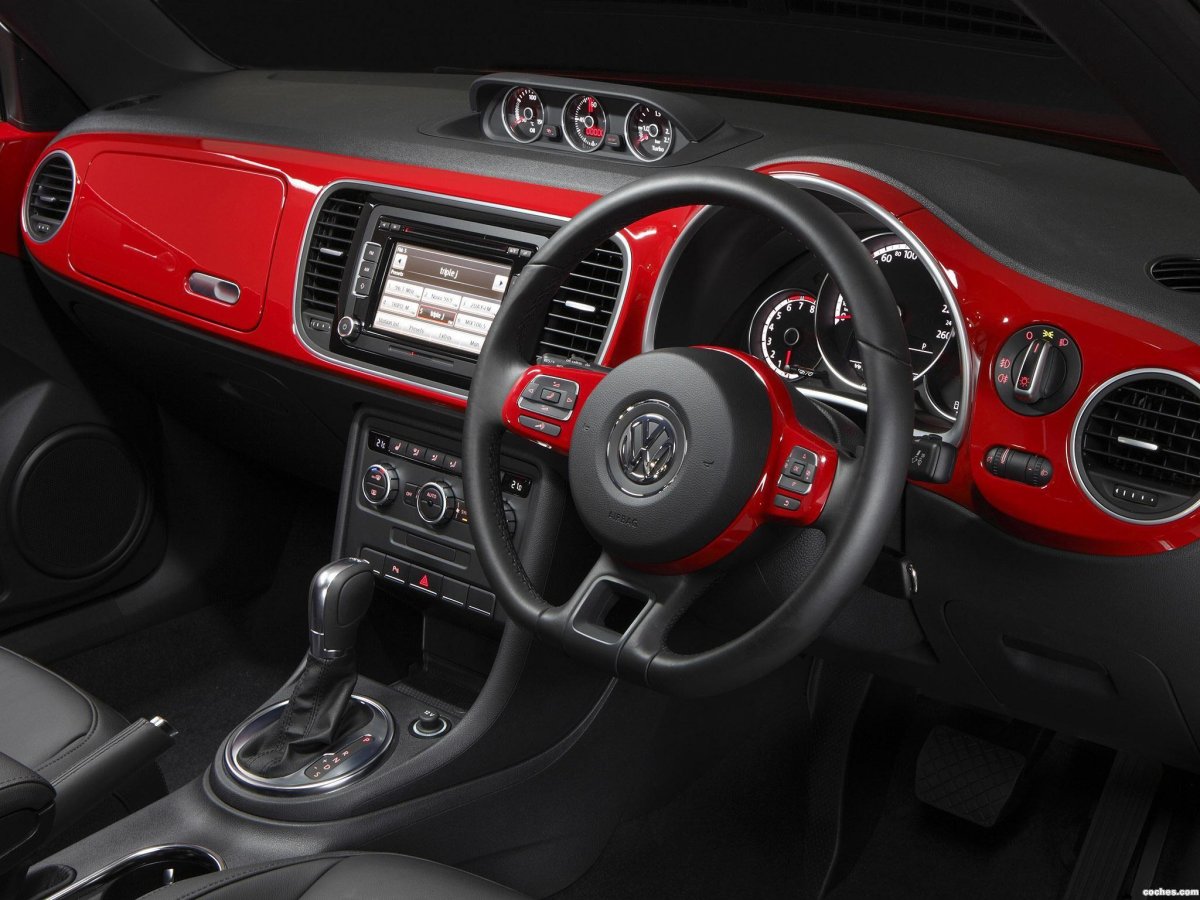 Volkswagen Beetle 2015 салон