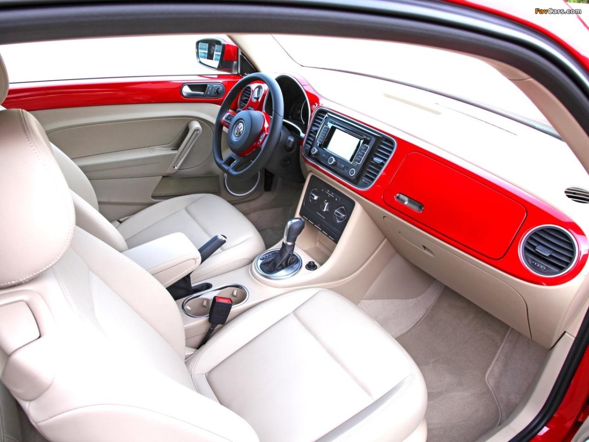 Фольксваген Битл 2011 салон