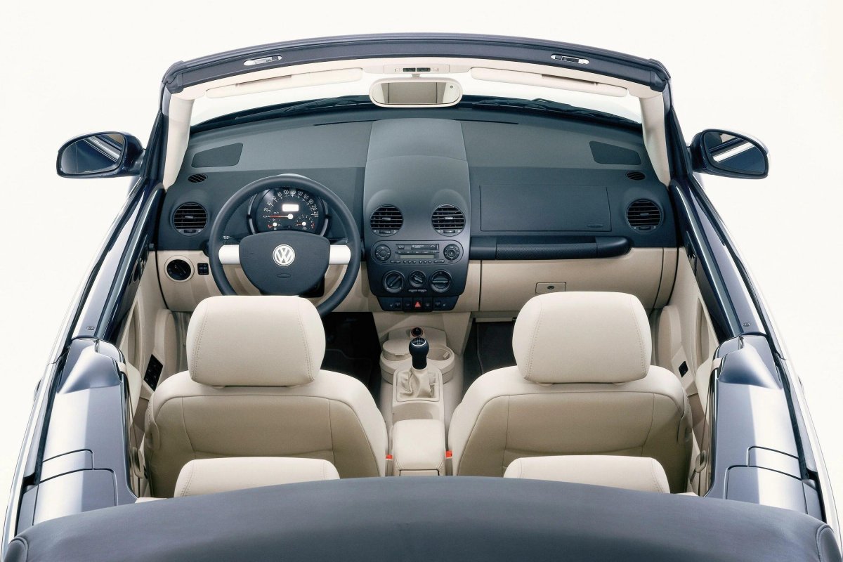 Фольксваген New Beetle 1 салон