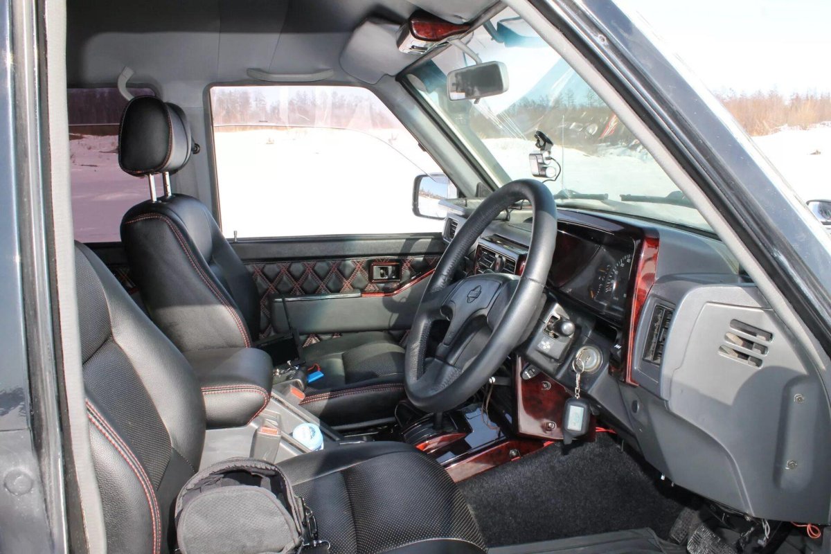 Nissan Patrol y60 салон
