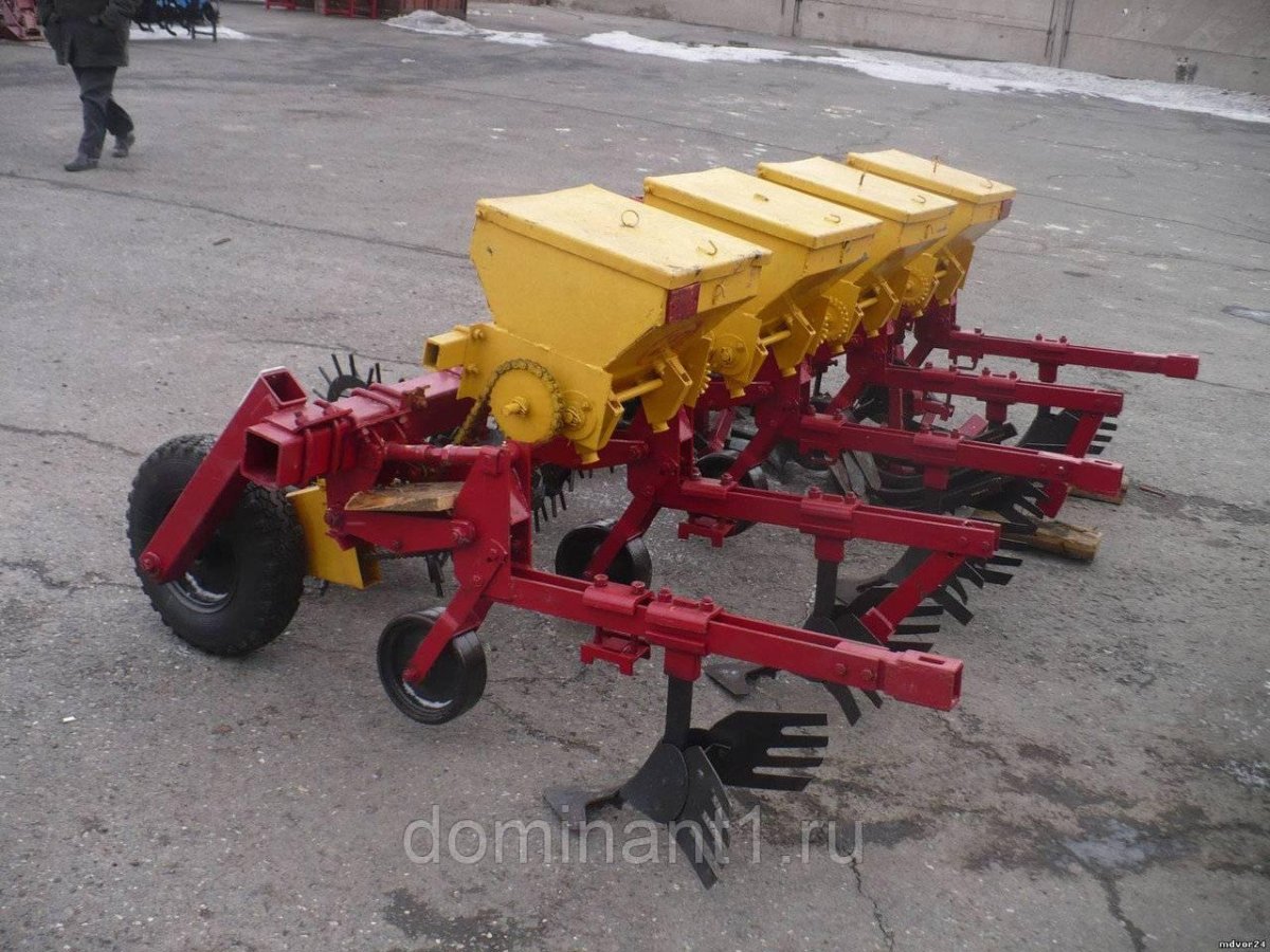 Кон-2.8 культиватор-окучник