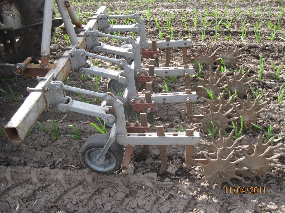 Культиватор с ежами для трактора МТЗ 80