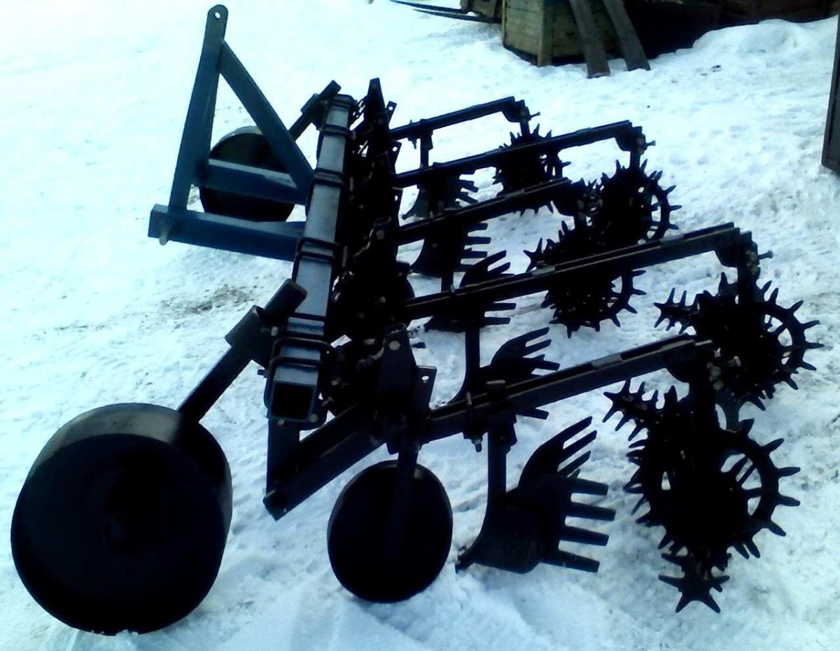 Кон-2.8 культиватор-окучник