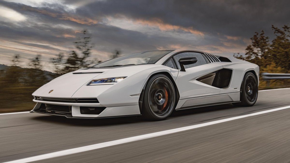 Lamborghini Countach 2023