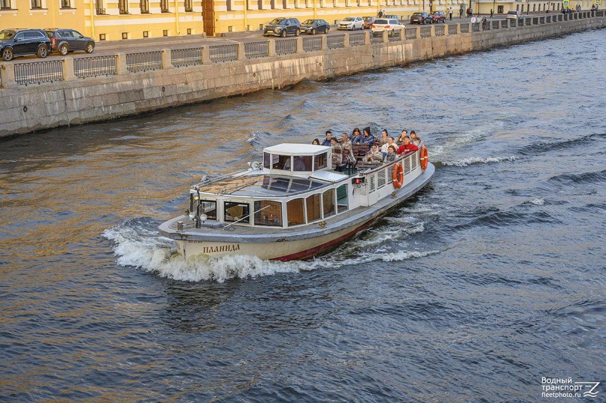 Петербургский теплоход