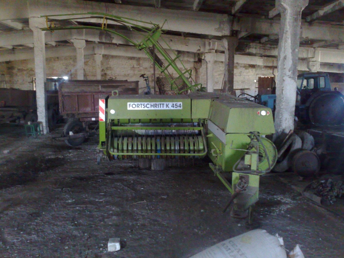 Пресс подборщик Fortschritt k 454