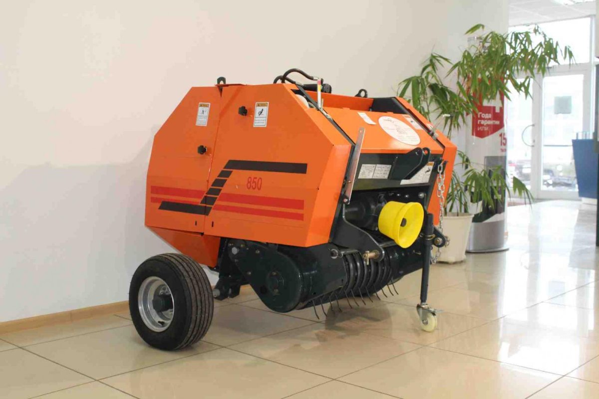 Мини пресс подборщик Уралец 0850