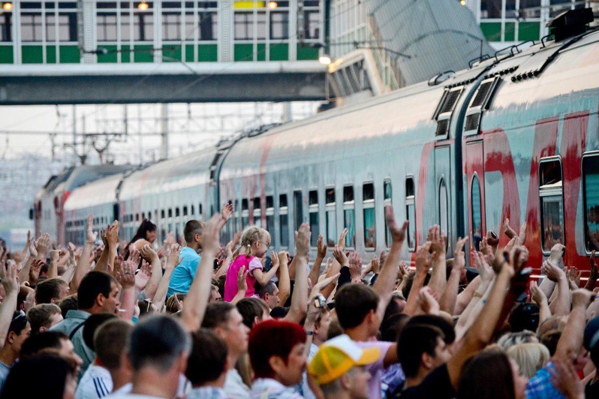 Пассажиры на перроне