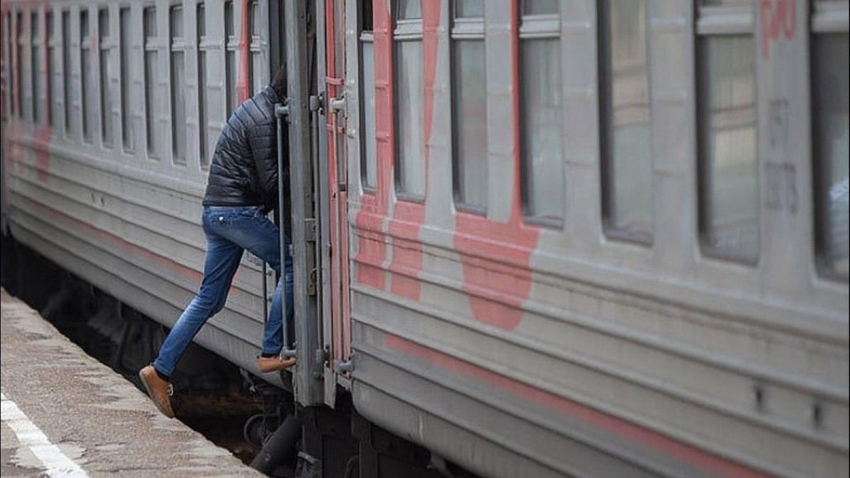 Пассажиры в поезде