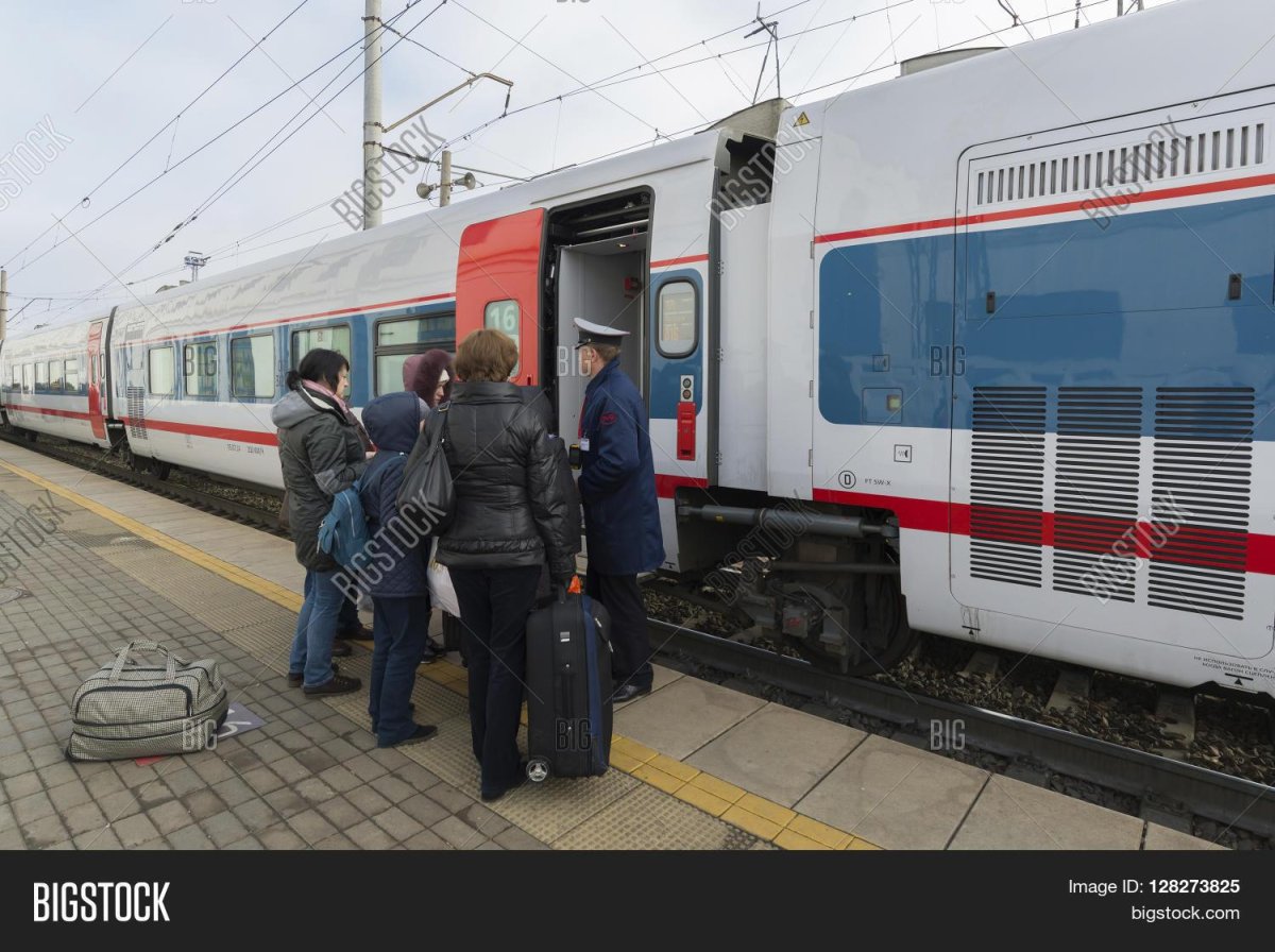 Проводницы поезда Стриж