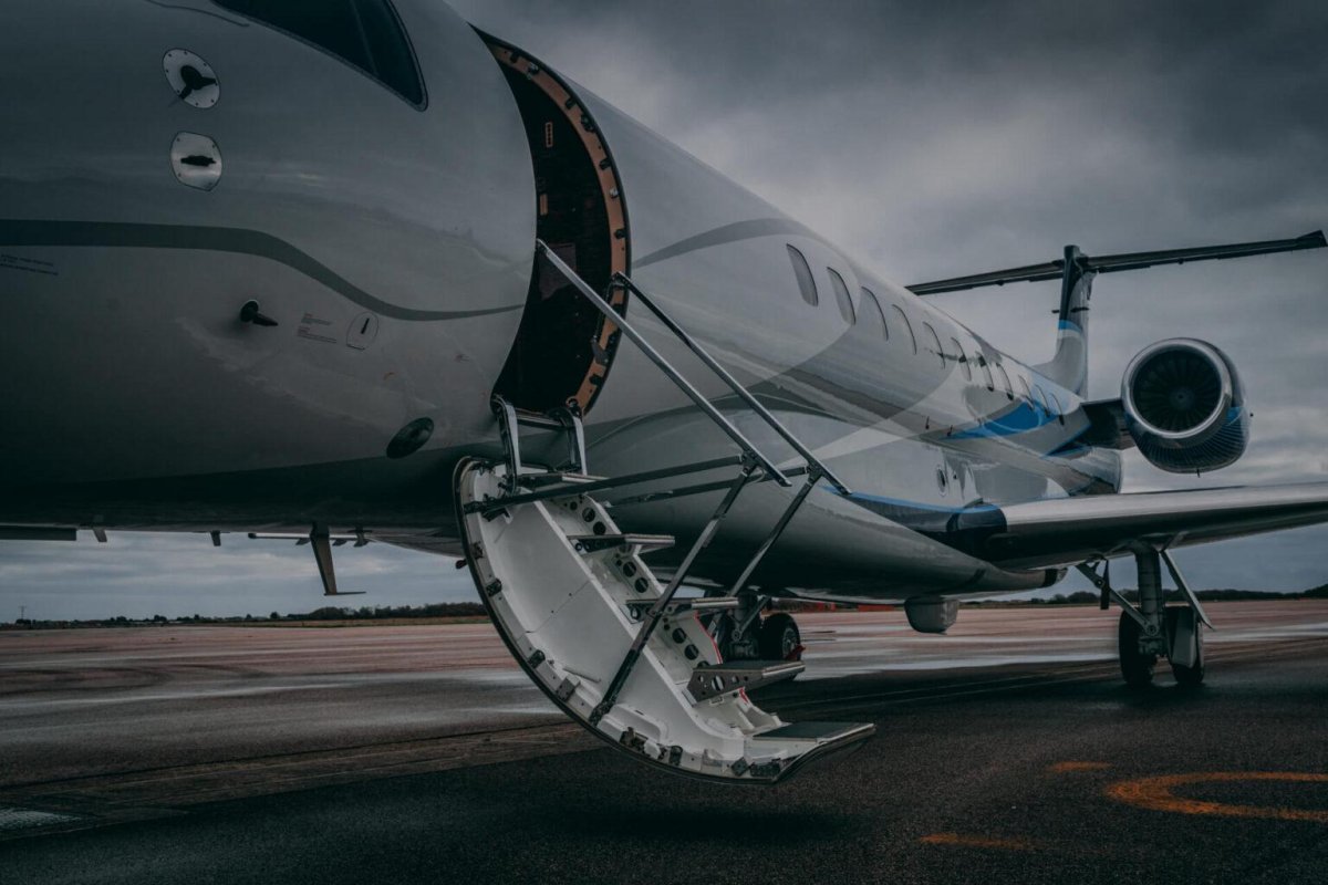Частный самолет