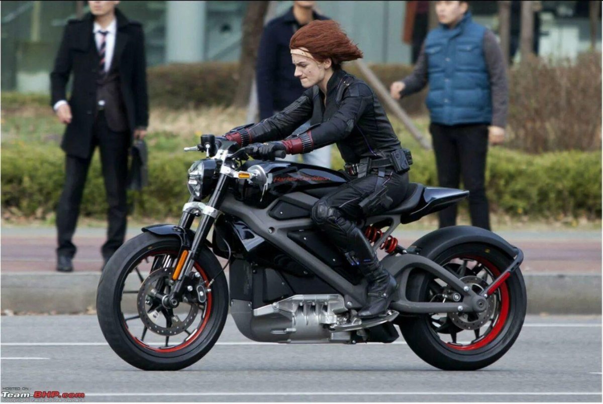 Харлей Дэвидсон черная вдова