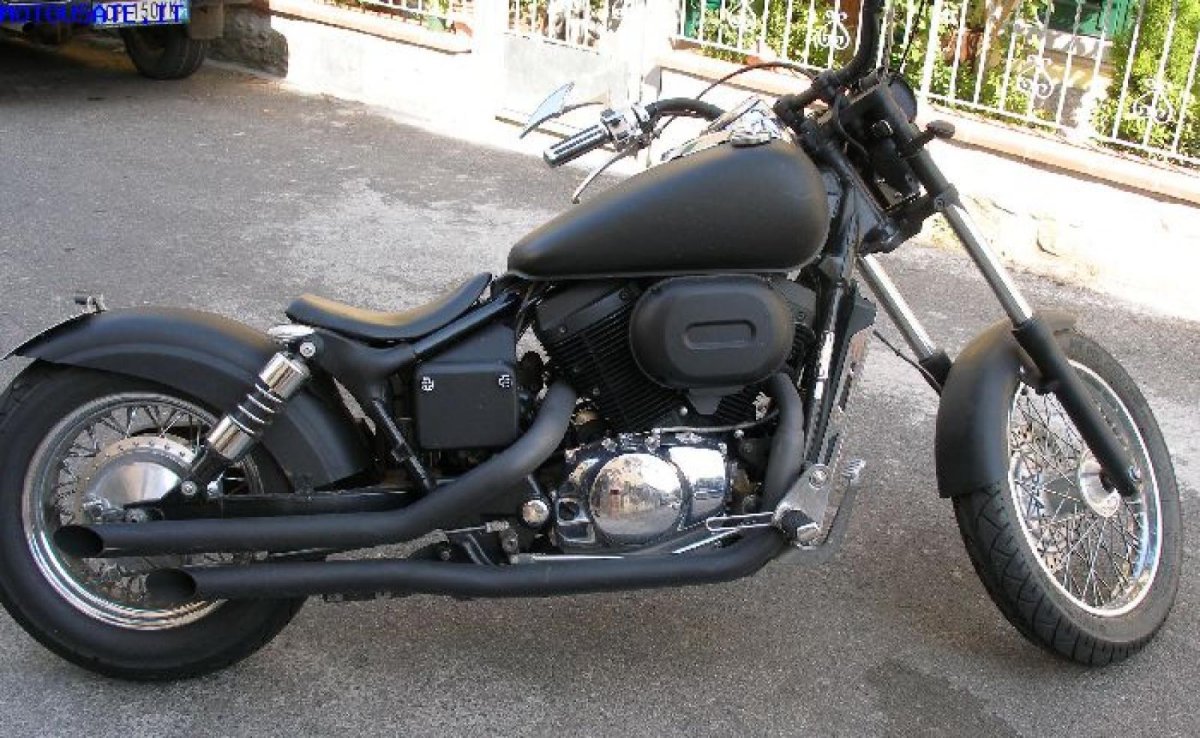 Honda vt750dc Black Widow