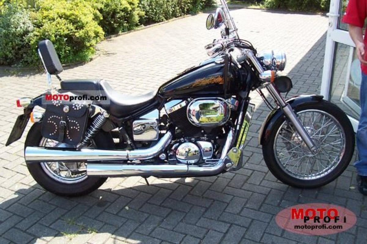 Honda vt750dc Black Widow