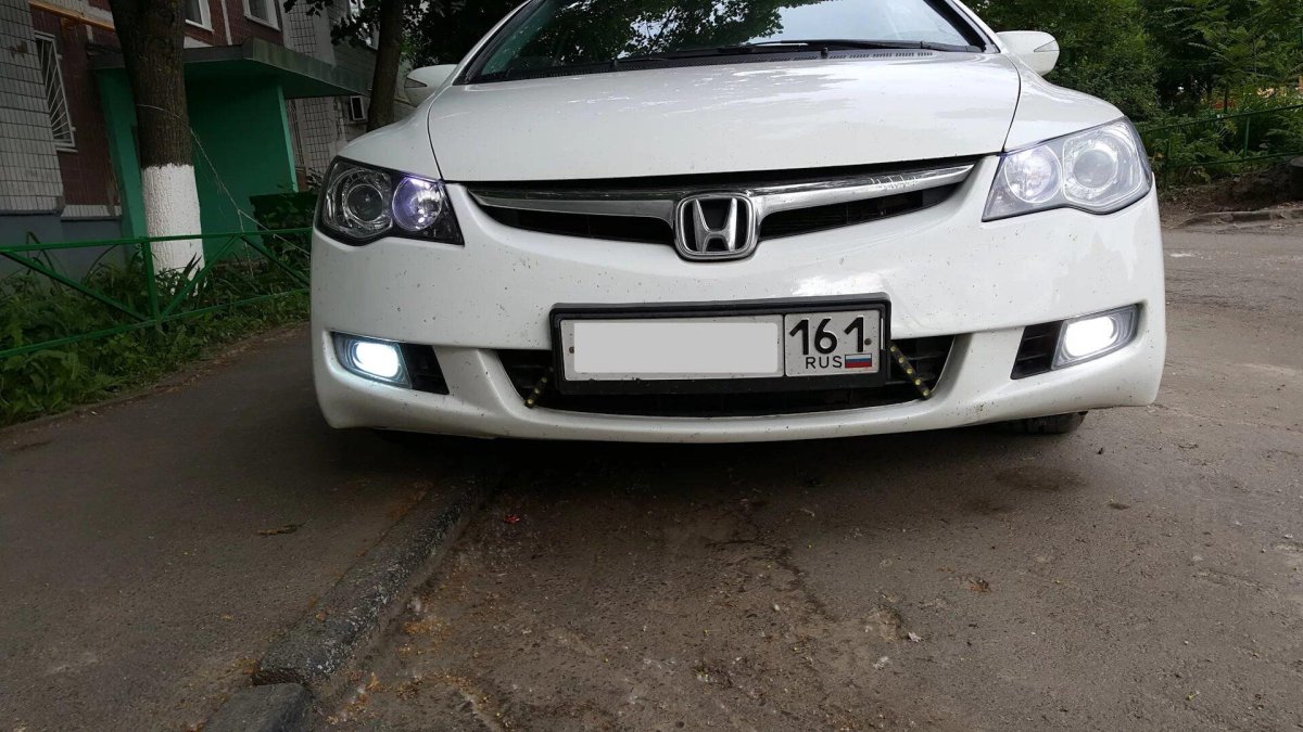 Туманки на Honda Civic 4d