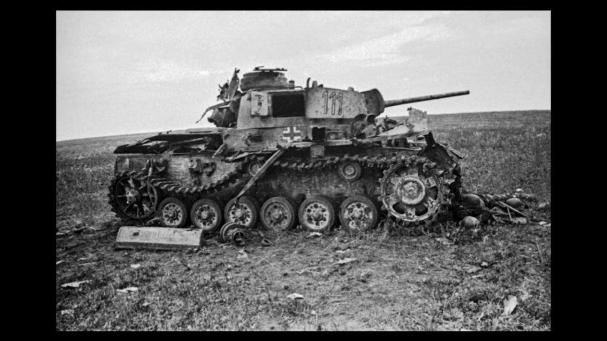 Подбитые немецкие танки на Курской дуге
