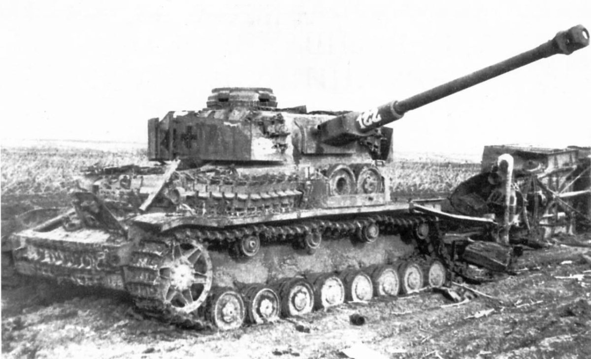 Подбитый PZ-4 Ausf j