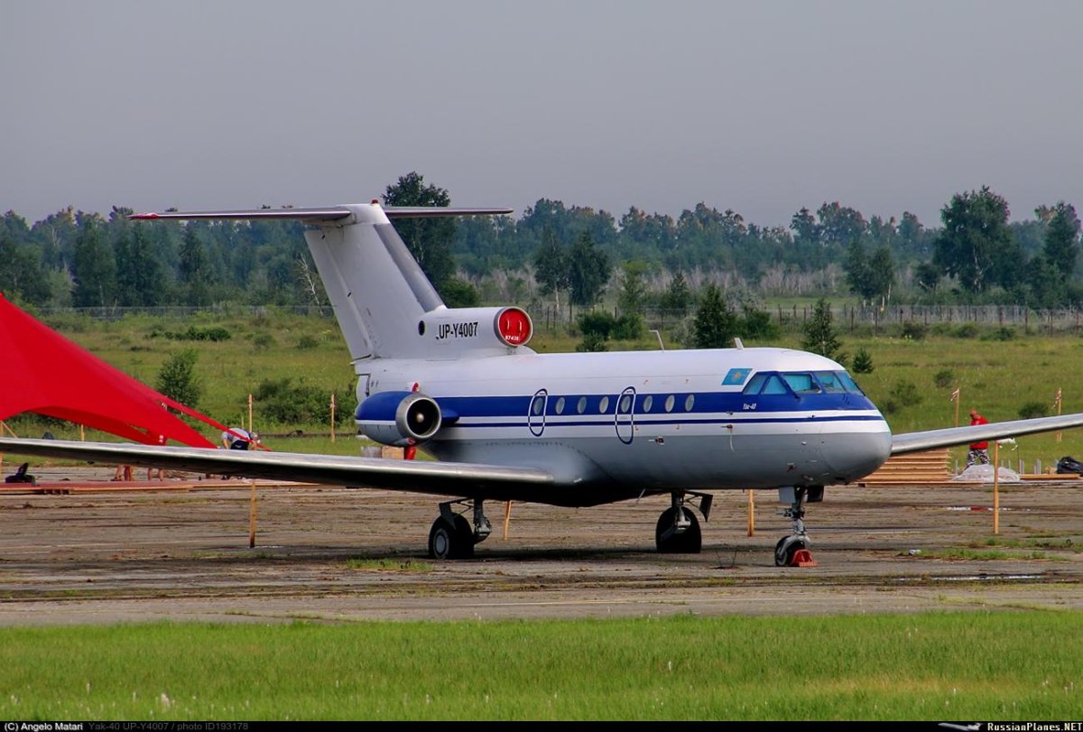 Як 40 Протон