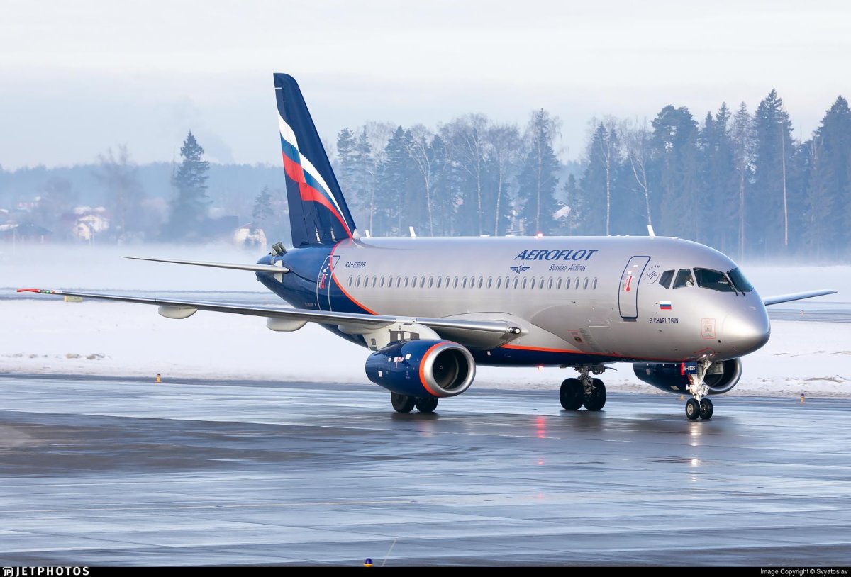 Самолет Sukhoi Superjet 100 Аэрофлот
