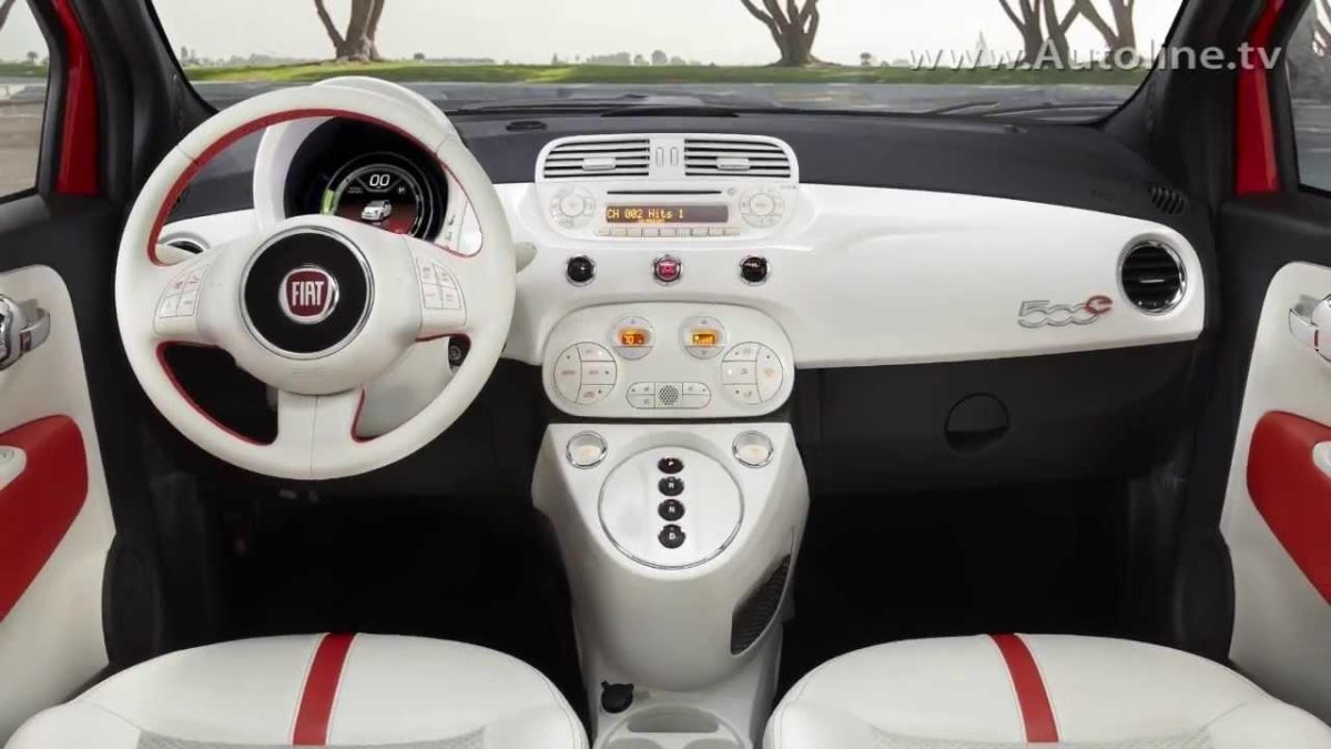 Fiat 500 белый салон