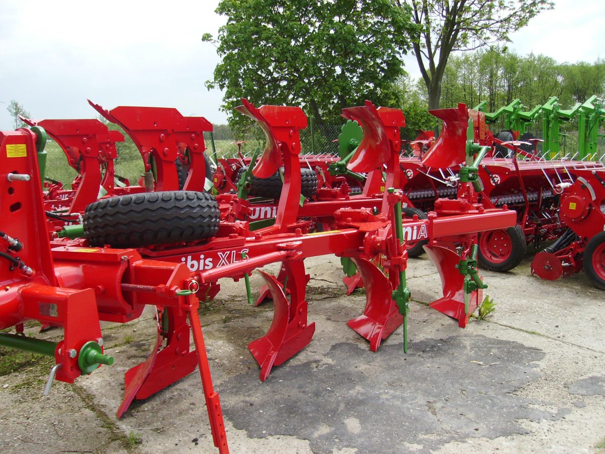 Плуг Unia