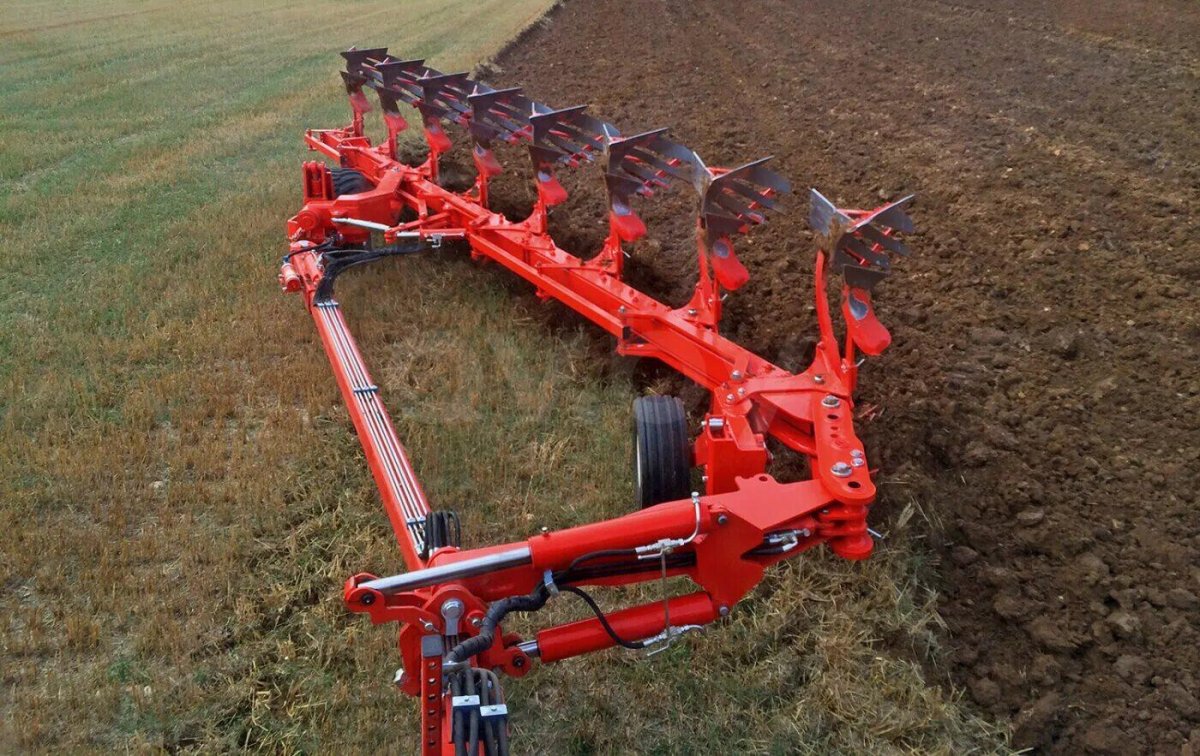 Плуг полунавесной оборотный ППО-(4+1)-40к