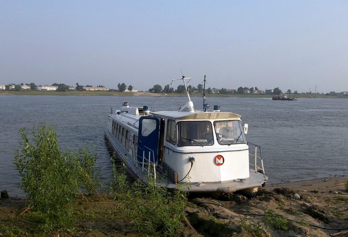 Теплоход Заря 59