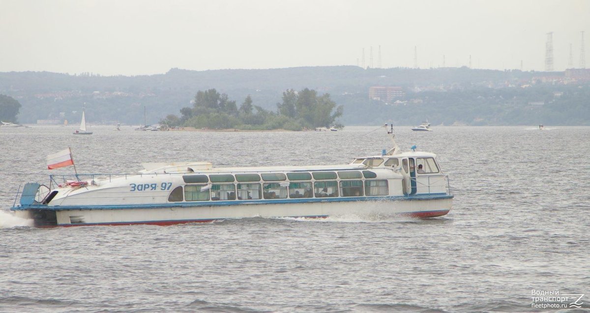 Теплоход Заря 946 проекта