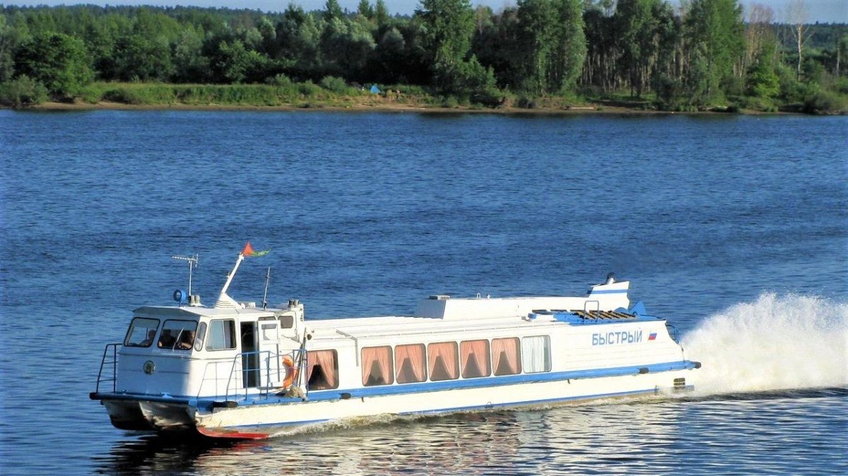 Теплоход Заря 946 проекта