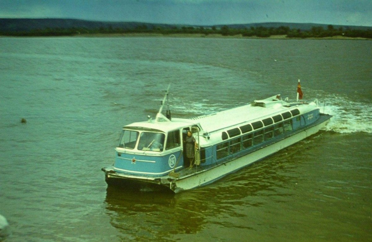 Речной трамвайчик Заря