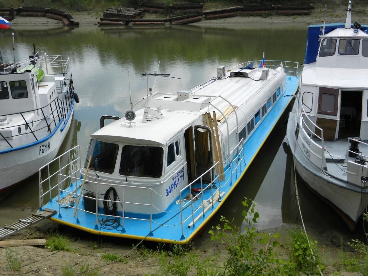 Заря 171 теплоход