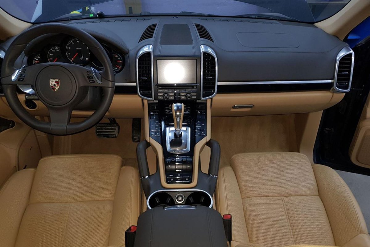 Porsche Cayenne 2013 салон
