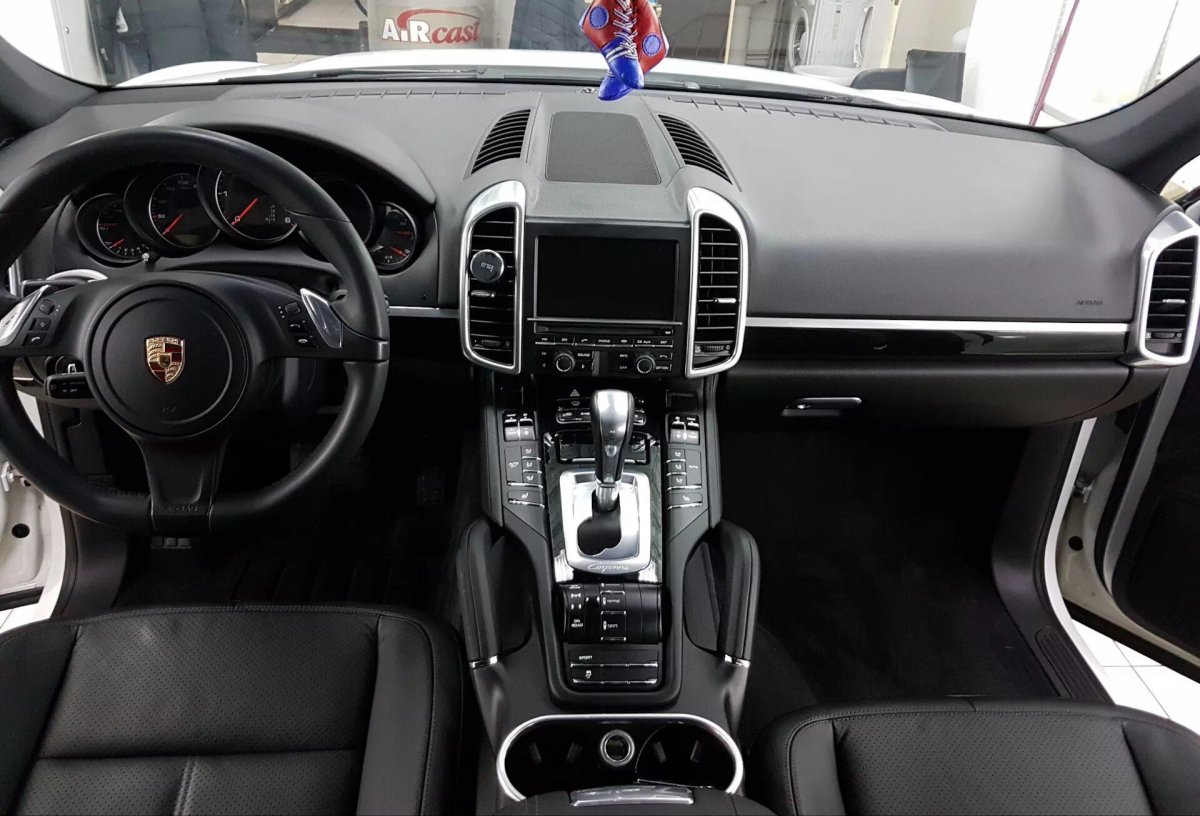 Porsche Cayenne 958 салон