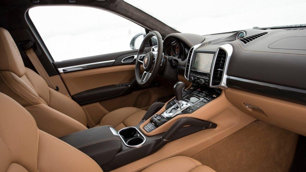 Порше Кайен 2016 салон